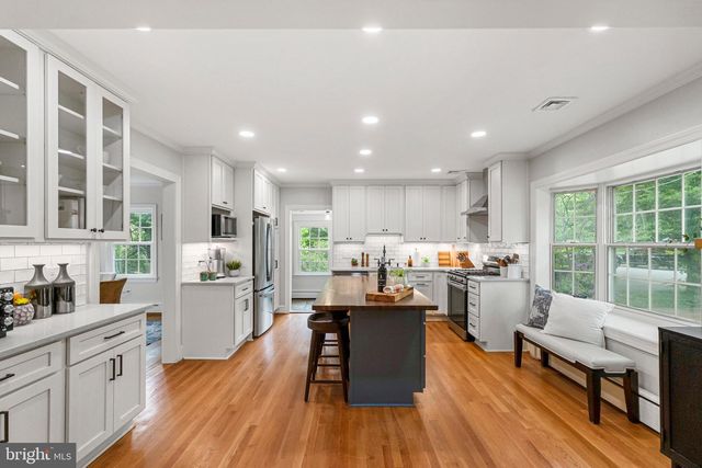 2828 CLEAVE DR, Falls Church, VA 22042