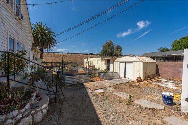 2950 N Golden Avenue, San Bernardino, CA 92404