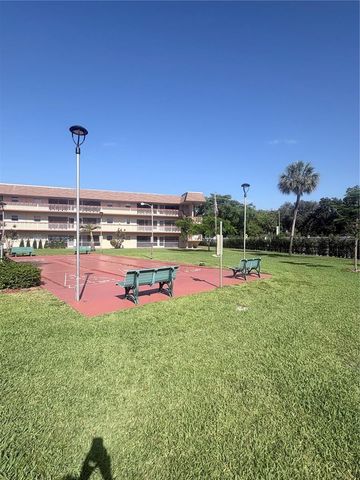 5300 Washington St R101, Hollywood, FL 33021