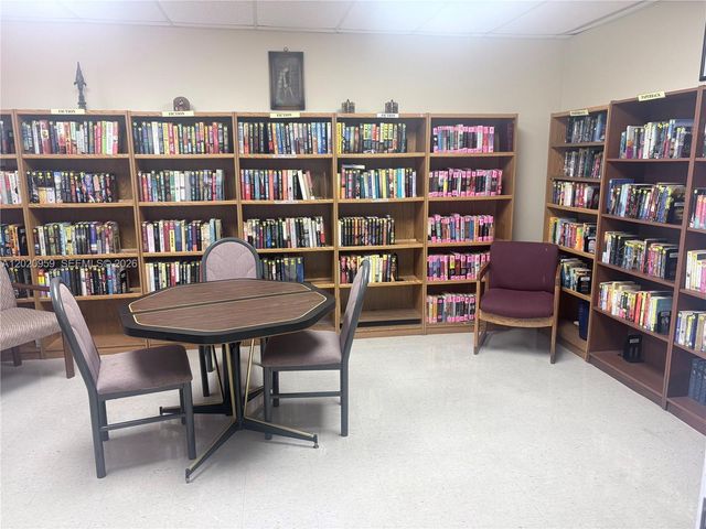 5300 Washington St R101, Hollywood, FL 33021
