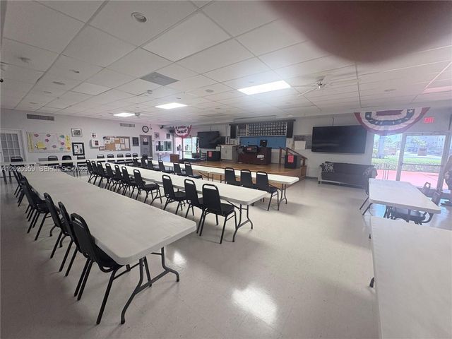 5300 Washington St R101, Hollywood, FL 33021