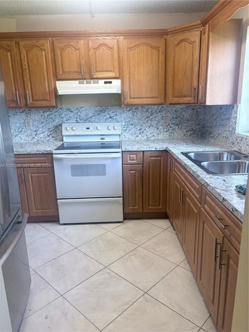 5300 Washington St R101, Hollywood, FL 33021