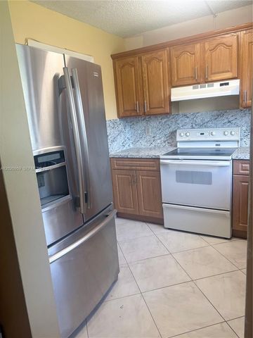 5300 Washington St R101, Hollywood, FL 33021