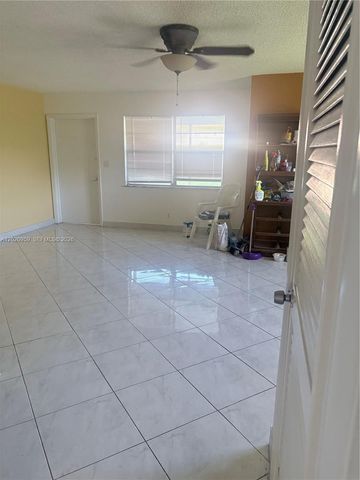 5300 Washington St R101, Hollywood, FL 33021