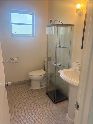 5300 Washington St R101, Hollywood, FL 33021