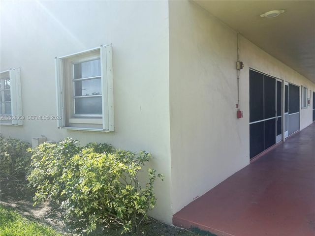 5300 Washington St R101, Hollywood, FL 33021