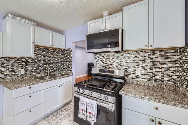 646 Van Buren Avenue, Saint Paul, MN 55104