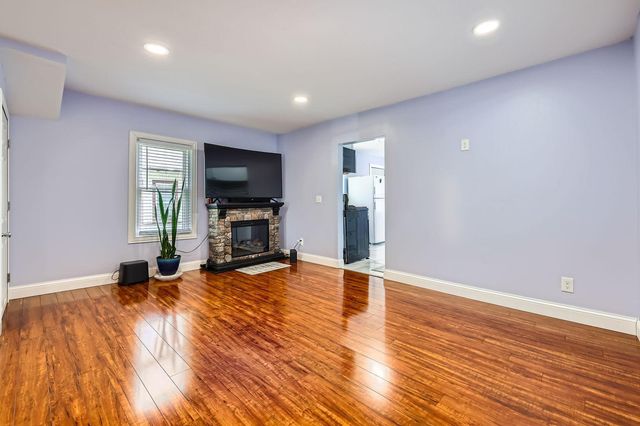 646 Van Buren Avenue, Saint Paul, MN 55104