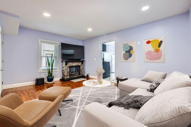 646 Van Buren Avenue, Saint Paul, MN 55104