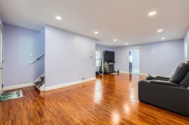 646 Van Buren Avenue, Saint Paul, MN 55104