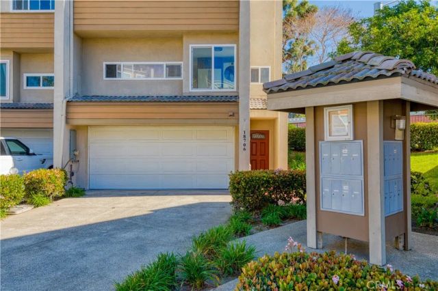 18706 Racquet Ln, Huntington Beach, CA 92648