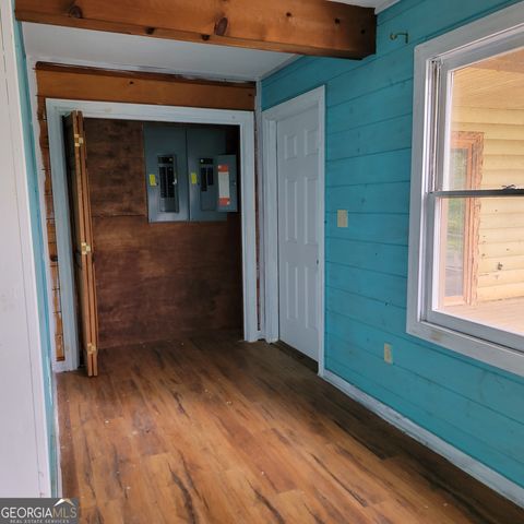 24 Alexander Road, Grantville, GA 30220