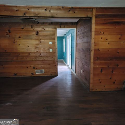 24 Alexander Road, Grantville, GA 30220