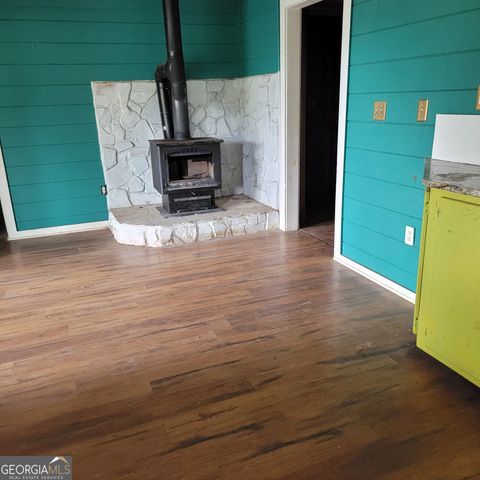 24 Alexander Road, Grantville, GA 30220