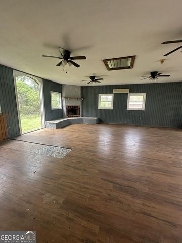 24 Alexander Road, Grantville, GA 30220