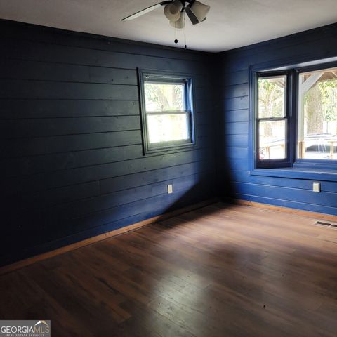 24 Alexander Road, Grantville, GA 30220