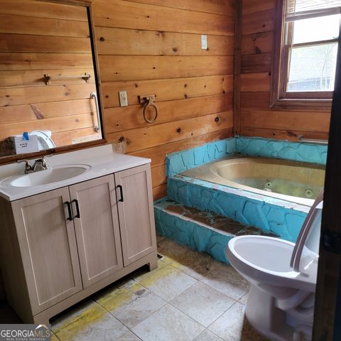 24 Alexander Road, Grantville, GA 30220