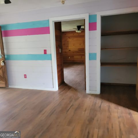 24 Alexander Road, Grantville, GA 30220