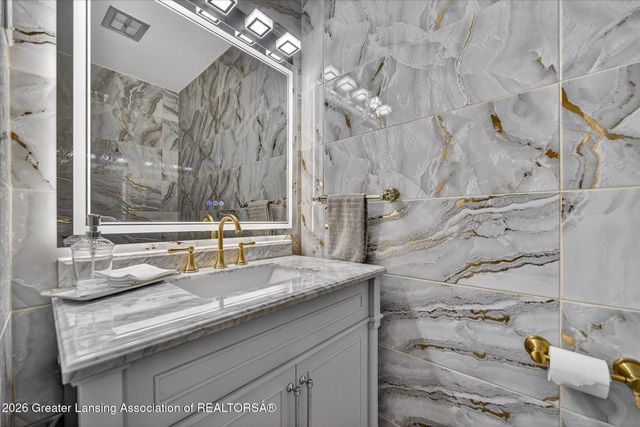 1955 Bloomfield Drive, Okemos, MI 48864