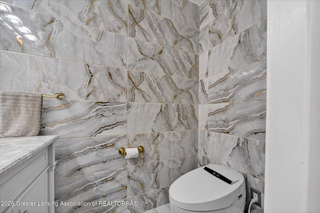 1955 Bloomfield Drive, Okemos, MI 48864