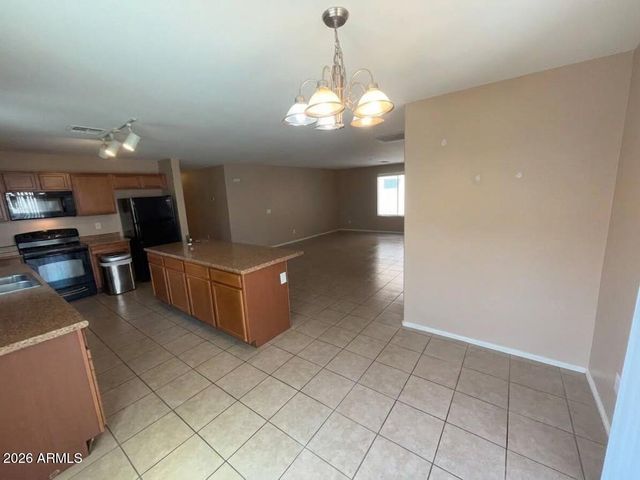 7123 N 72ND Drive, Glendale, AZ 85303