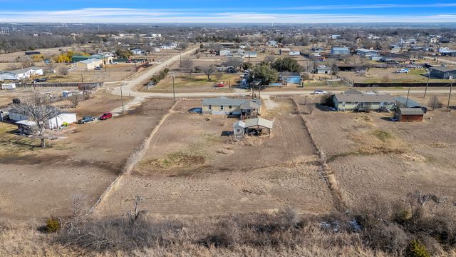 3909 Adriels Lane, Venus, TX 76084