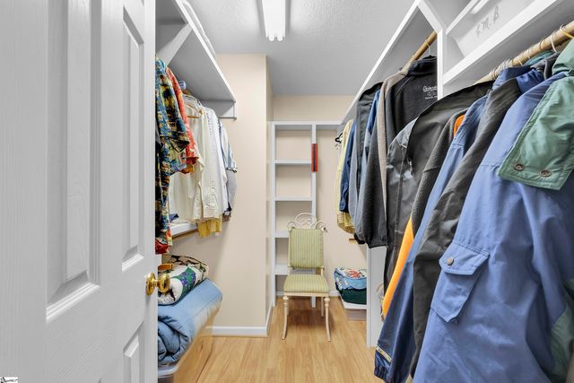 437 Cresthaven Drive, Boiling Springs, SC 29316