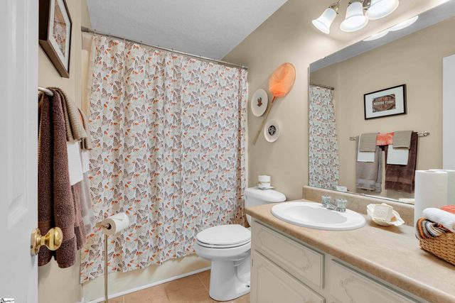 437 Cresthaven Drive, Boiling Springs, SC 29316