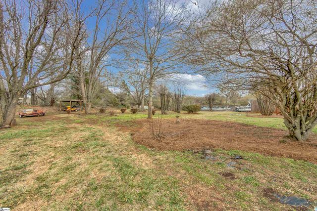 437 Cresthaven Drive, Boiling Springs, SC 29316