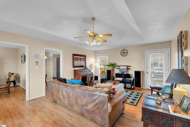 437 Cresthaven Drive, Boiling Springs, SC 29316