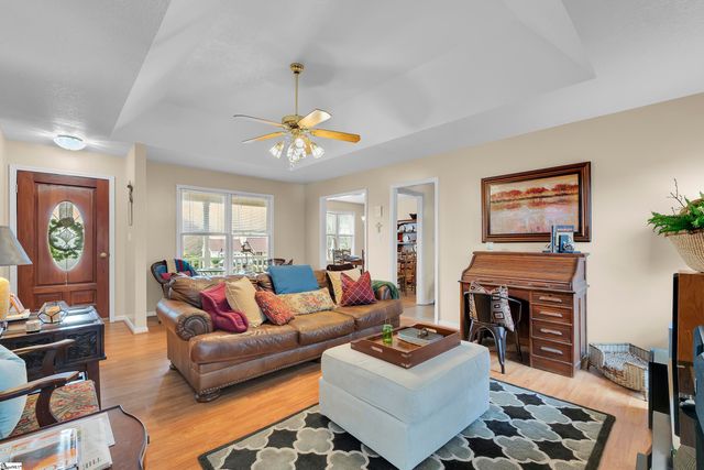 437 Cresthaven Drive, Boiling Springs, SC 29316