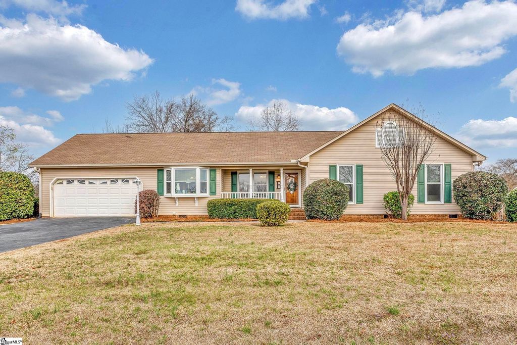 437 Cresthaven Drive, Boiling Springs, SC 29316