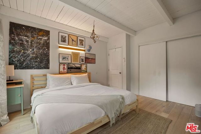 8522 Walnut Drive, Los Angeles, CA 90046