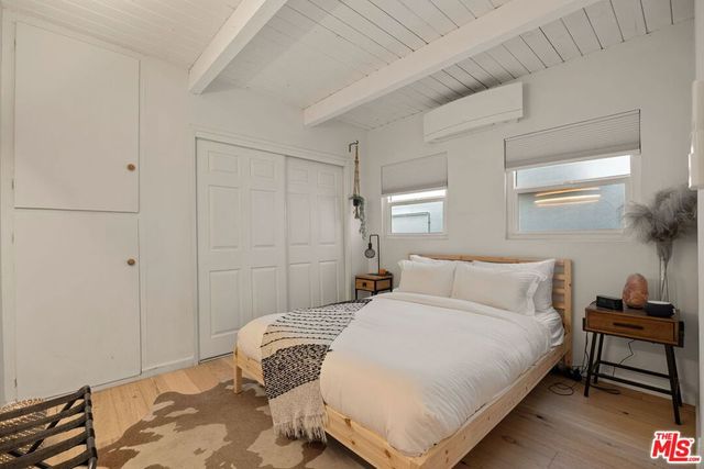 8522 Walnut Drive, Los Angeles, CA 90046