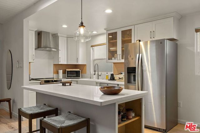 8522 Walnut Drive, Los Angeles, CA 90046