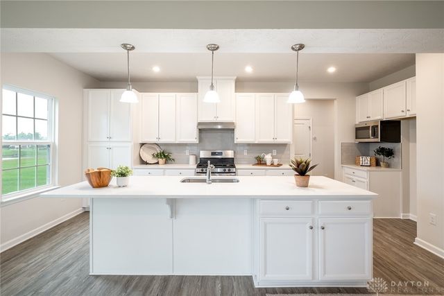 3729 Oak Creek Drive, Sugarcreek Twp, OH 45440