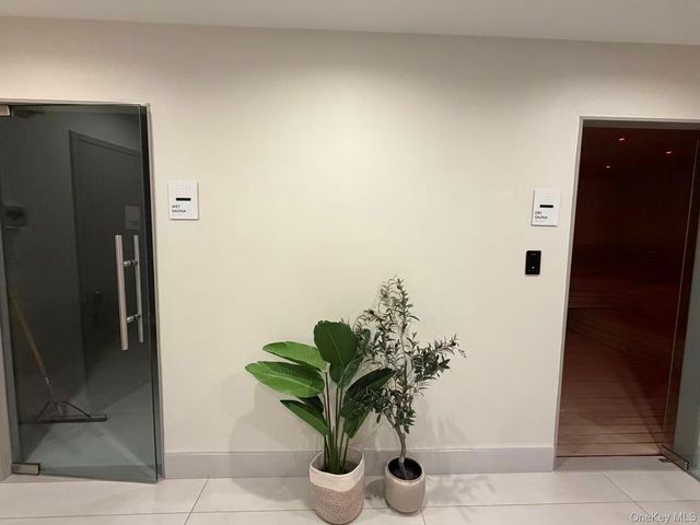 131-02B 40th Road 7R, Flushing, NY 11354