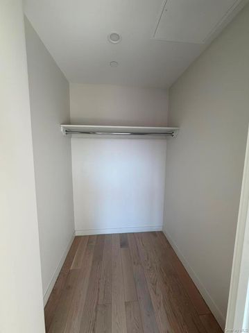 131-02B 40th Road 7R, Flushing, NY 11354