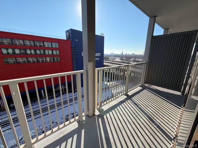 131-02B 40th Road 7R, Flushing, NY 11354