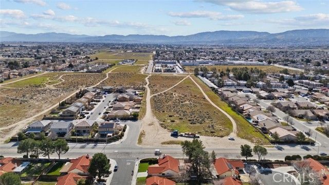 43203 27th Street, Lancaster, CA 93536