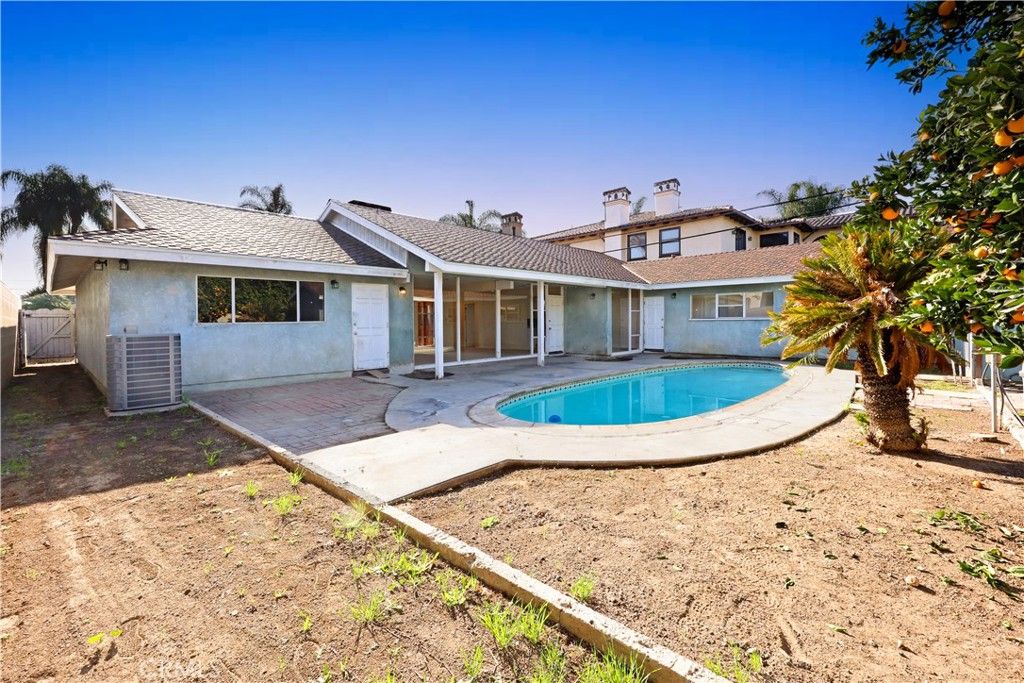 Image 37 of property listing at 10055 Mattock, Downey, CA 90240