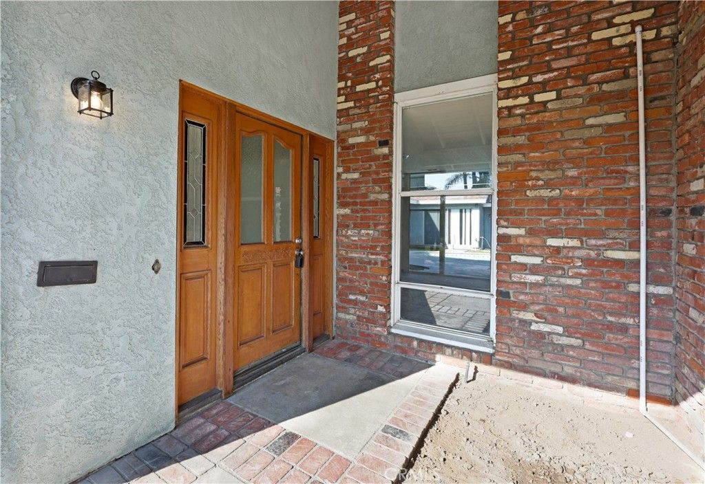 Image 8 of property listing at 10055 Mattock, Downey, CA 90240
