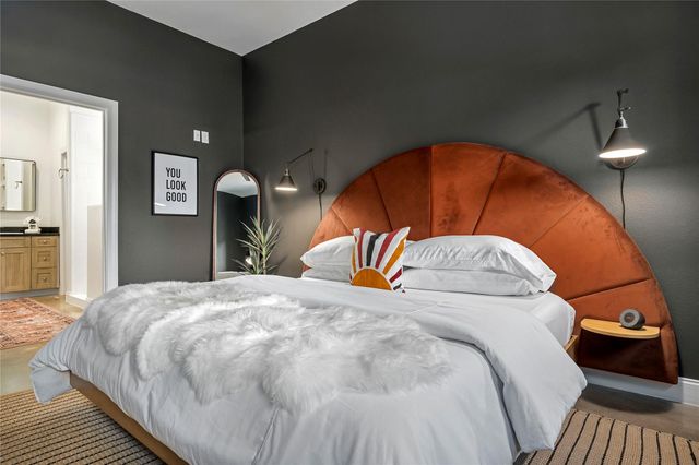 849 W Live Oak ST, Fredericksburg, TX 78624