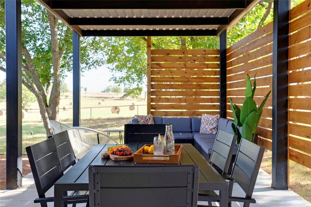 849 W Live Oak ST, Fredericksburg, TX 78624