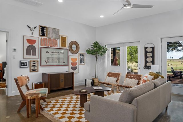 849 W Live Oak ST, Fredericksburg, TX 78624