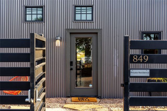 849 W Live Oak ST, Fredericksburg, TX 78624