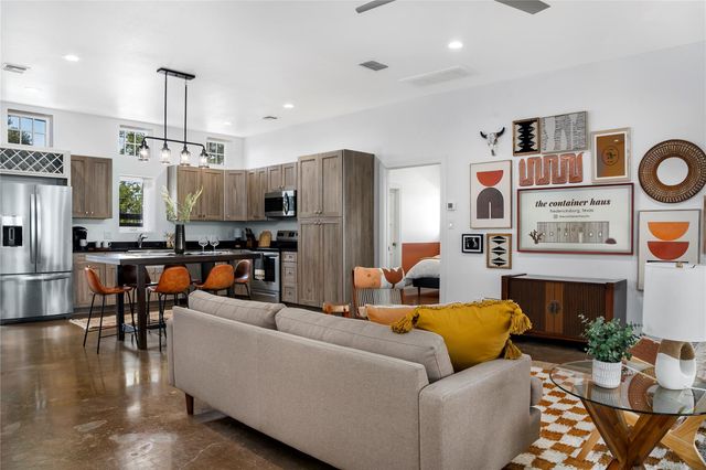 849 W Live Oak ST, Fredericksburg, TX 78624