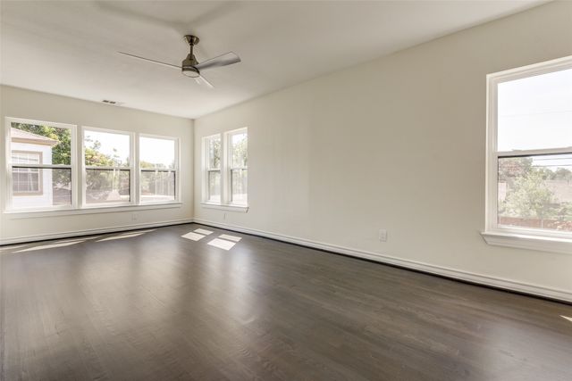 5042 W University Boulevard, Dallas, TX 75209