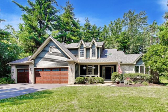 4010 Terry Avenue, Crystal Lake, IL 60014