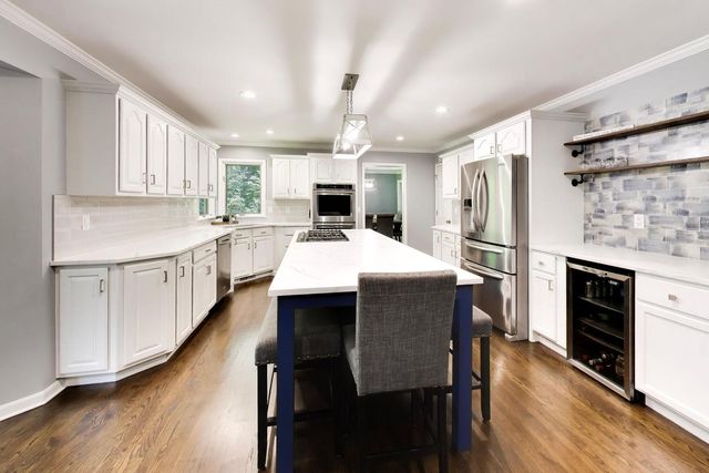 4010 Terry Avenue, Crystal Lake, IL 60014